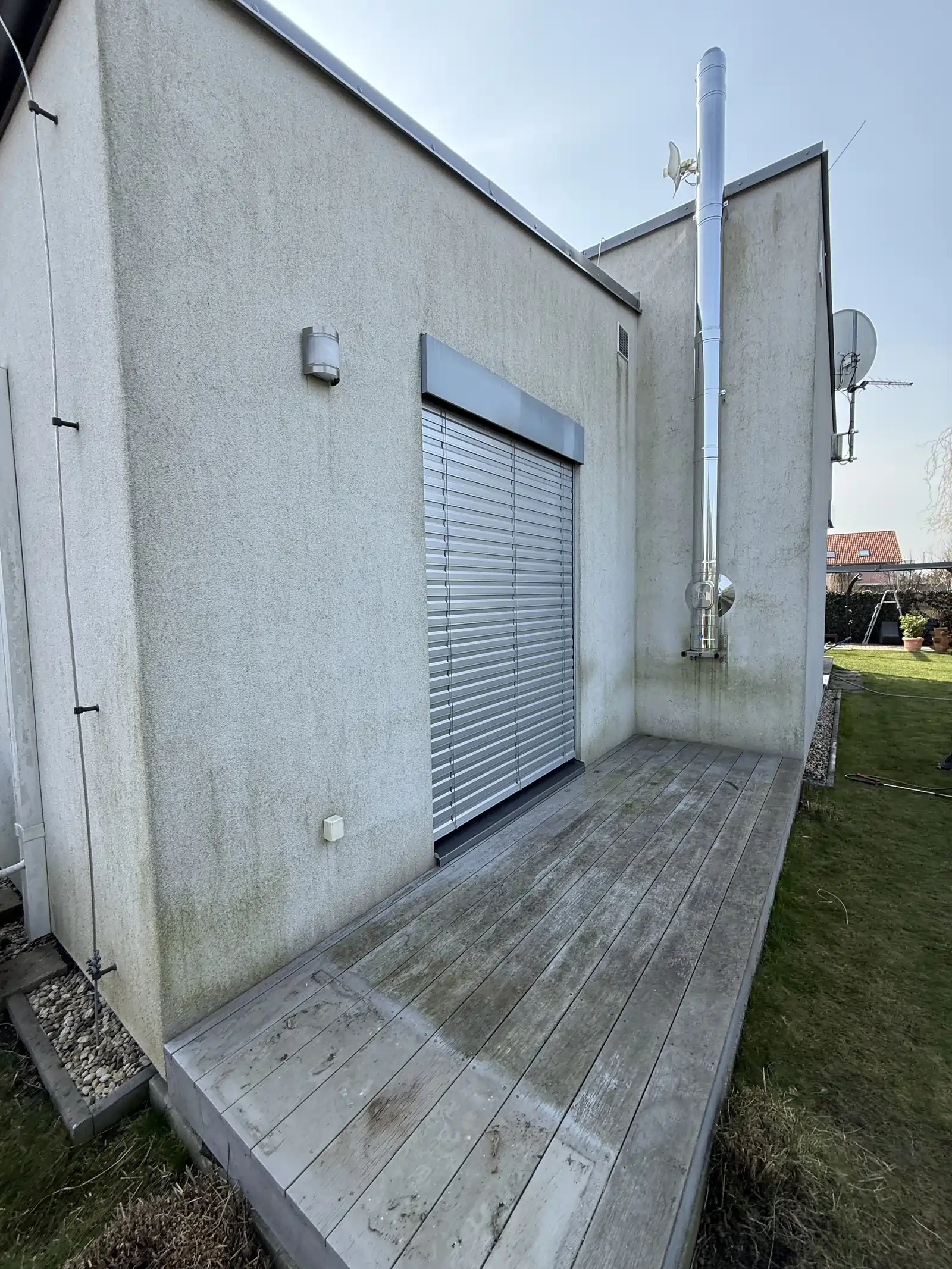 Fasáda před čištěním a impregnací - Brandýs nad Labem