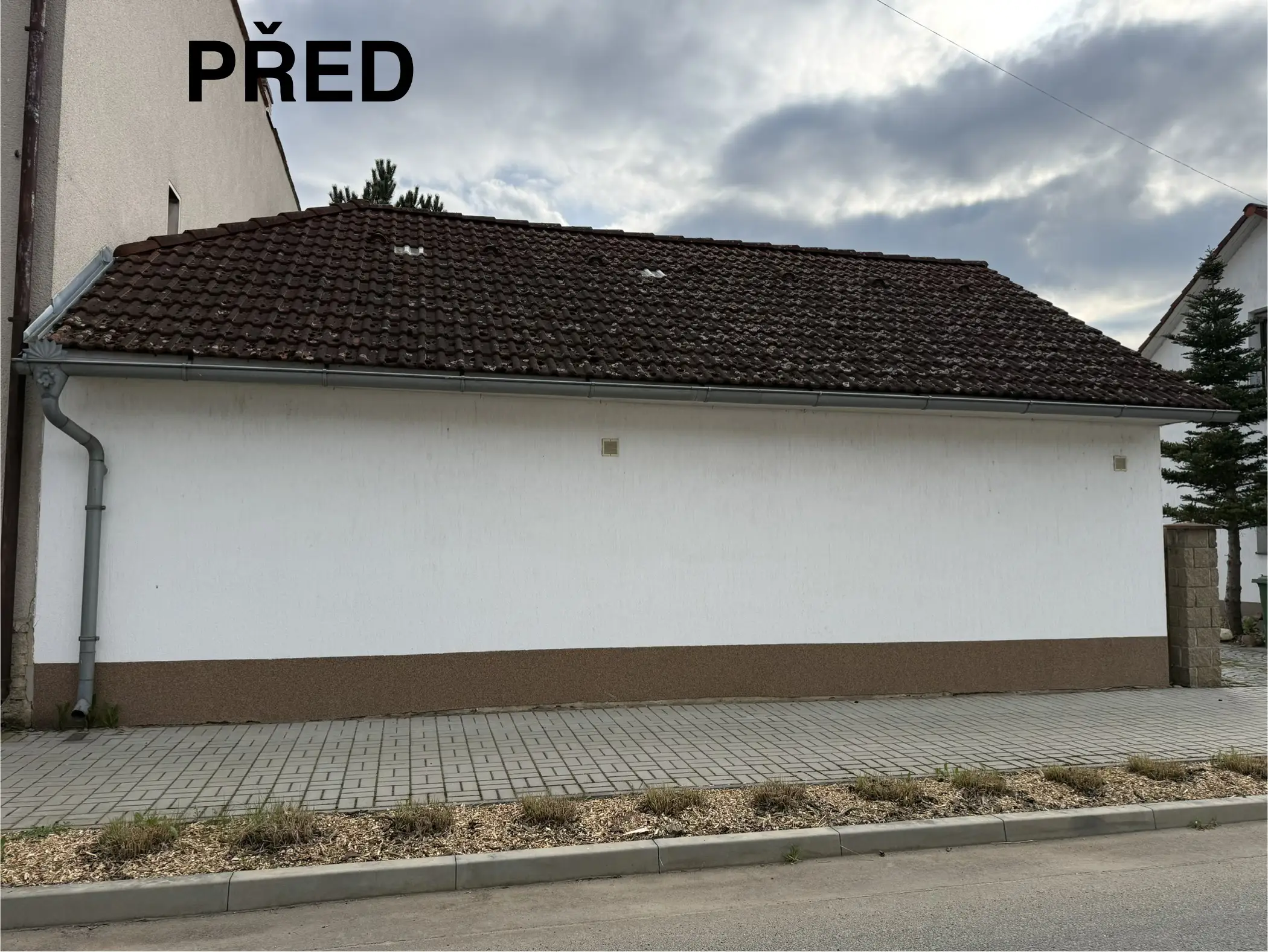 Střecha před renovací (nátěr) – Travčice